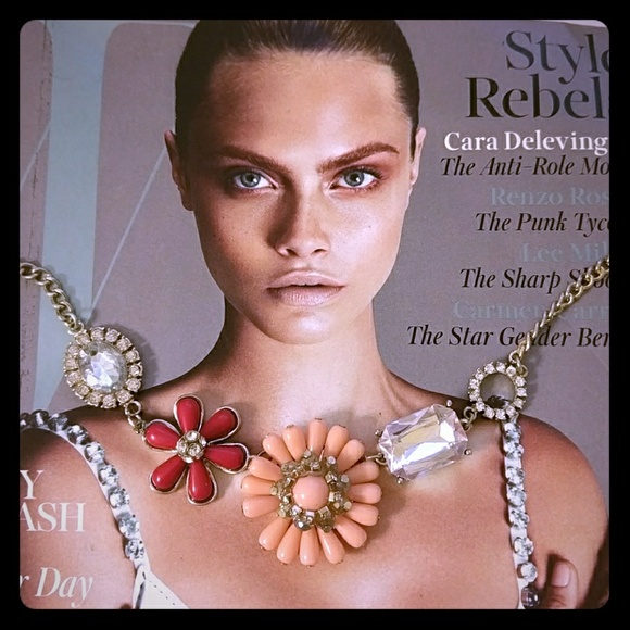 Jewelry - Excellent condition necklace